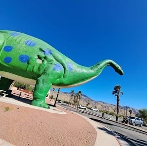 Meet your Posher, Xyna